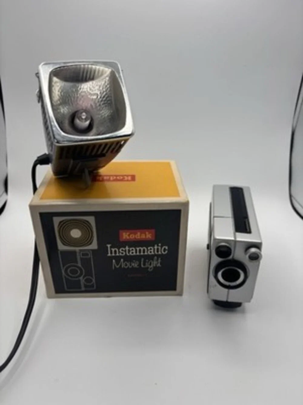 Kodak M24 Instamatic Super 8 Movie Camera & Instamatic Movie Light Model 1 1970s